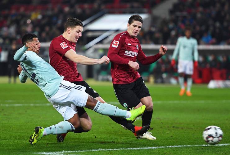 开云体育入口-卡利亚里客场不敌对手，保级大厦岌岌可危