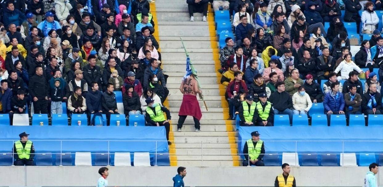 包含球队锋线火力强大，瞄准对手破门的词条