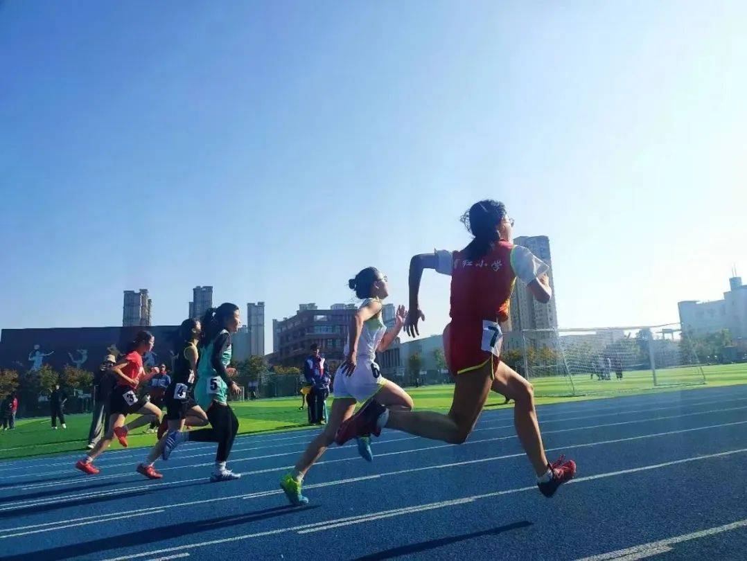 运动员们尽展风采,创造历史新高 运动员们尽展风采,创造历史新高