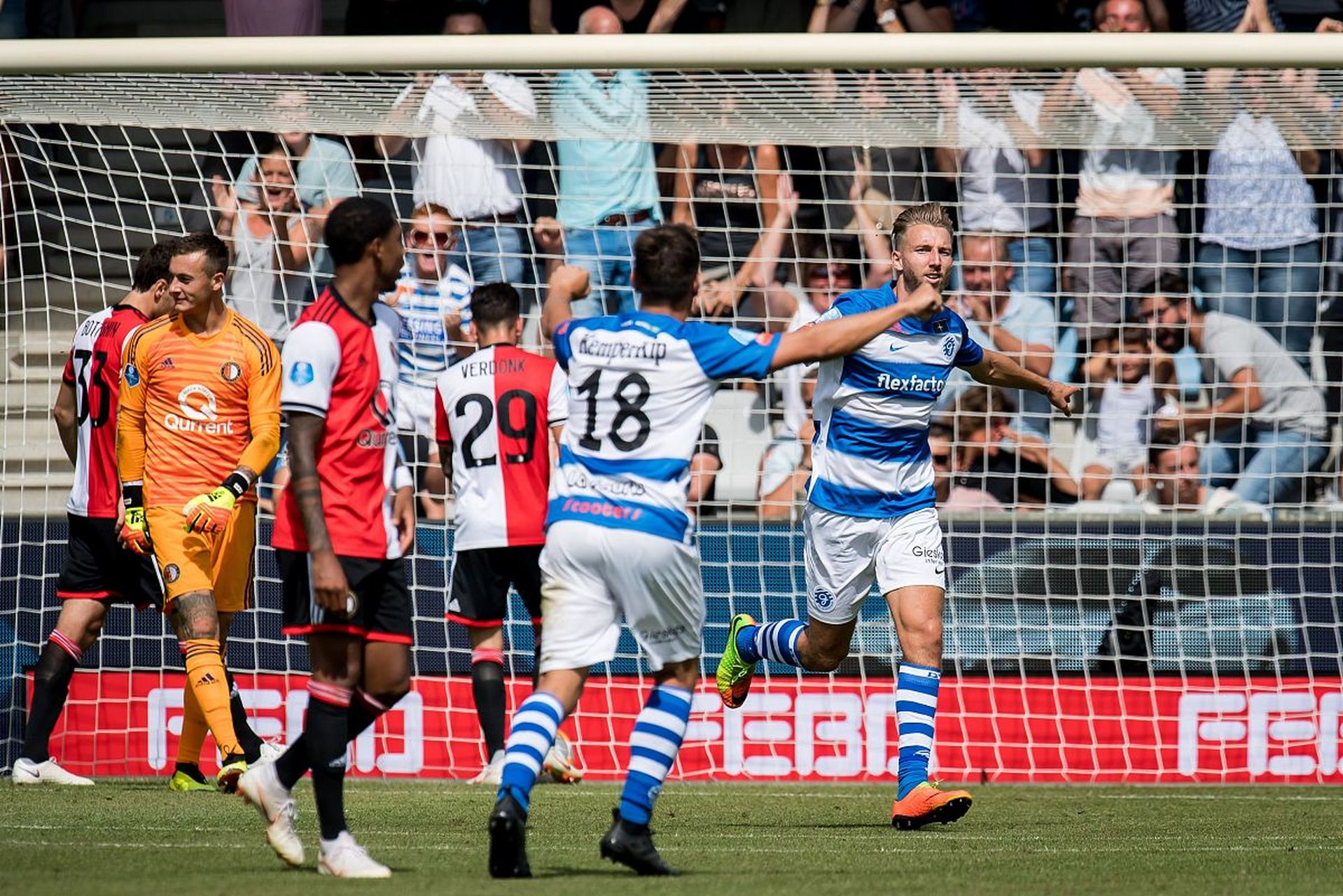 亚特兰大后卫连续解围,球队取得两连胜 亚特兰大后卫连续解围,球队取得两连胜