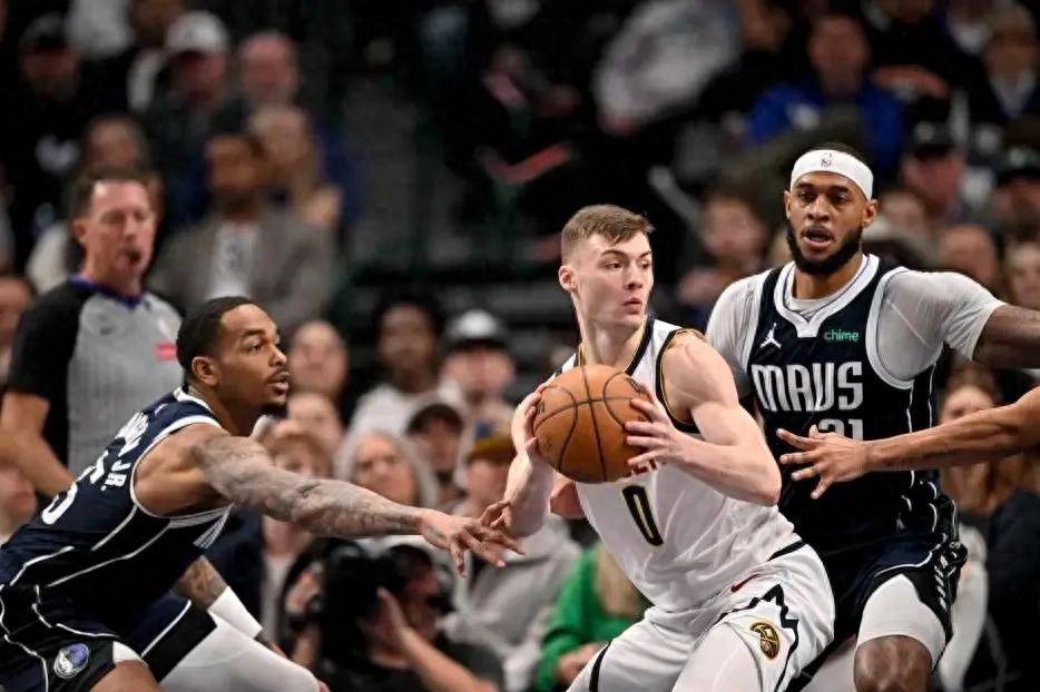 独行侠队员负伤残阵逆转其余队友力挺的简单介绍