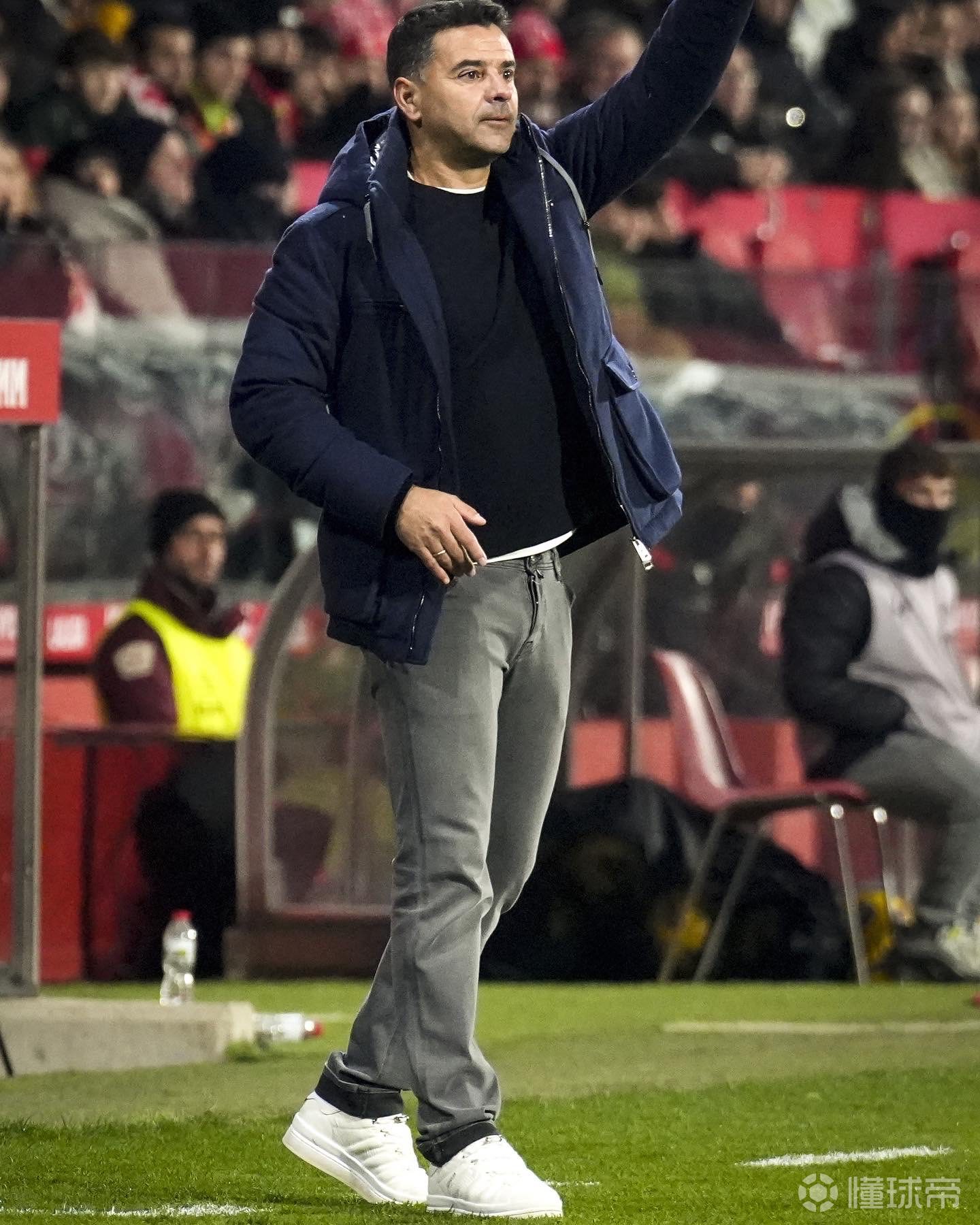 包含赫罗纳客场战胜阿尔梅里亚，保持胜利势头的词条