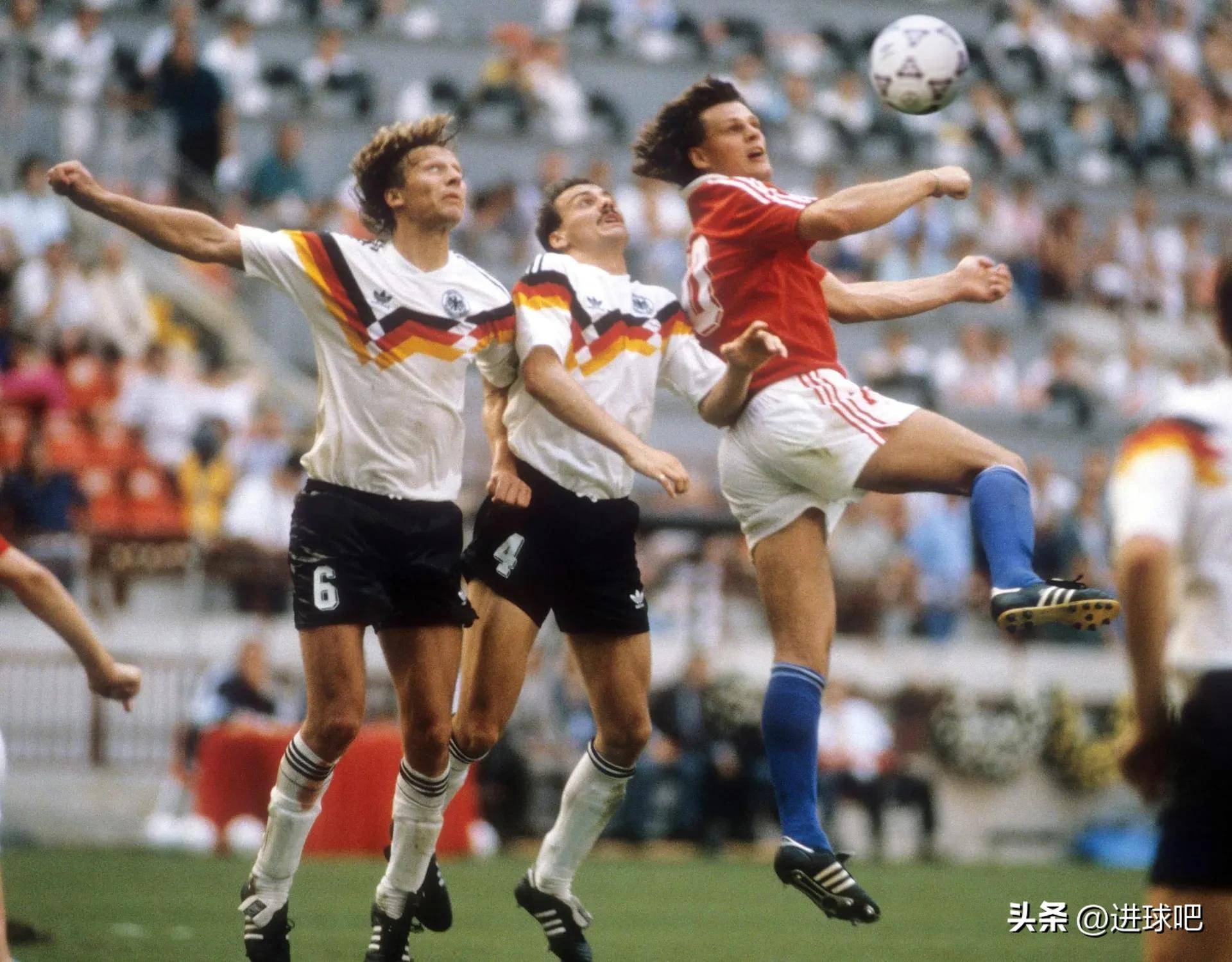 斯洛伐克队在比赛中遭遇不顺,需调整阵容 斯洛伐克队在比赛中遭遇不顺,需调整阵容