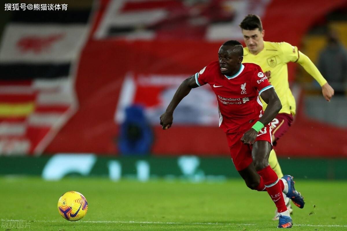 包含利物浦后防出问题，需寻找解决方案的词条