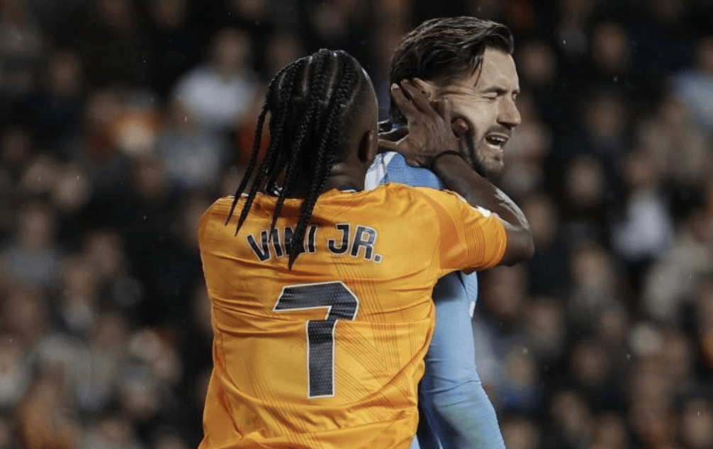 皇马门将神扑扭转比分,胜利信心倍增 皇马门将神扑扭转比分,胜利信心倍增