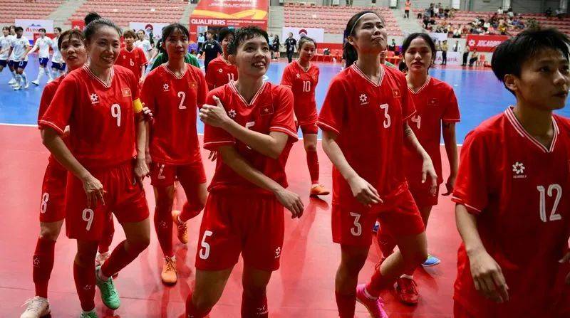 亚洲顶级球队球员集体亮相国际赛事 亚洲顶级球队球员集体亮相国际赛事