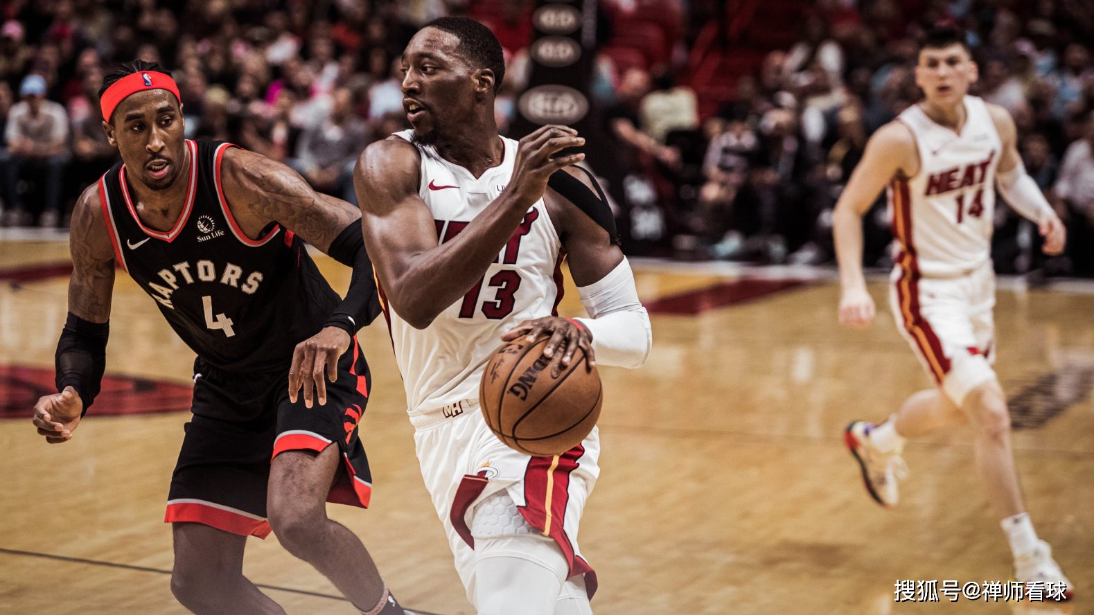 热火主场笑对波特兰赢得季后赛