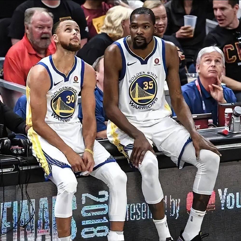 包含勇士客场险胜，杜兰特沉着应对扳回比分的词条