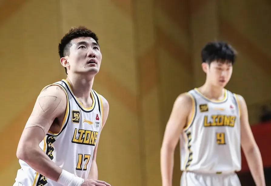 包含南京同曦队险胜广州队，取得联赛双杀的词条