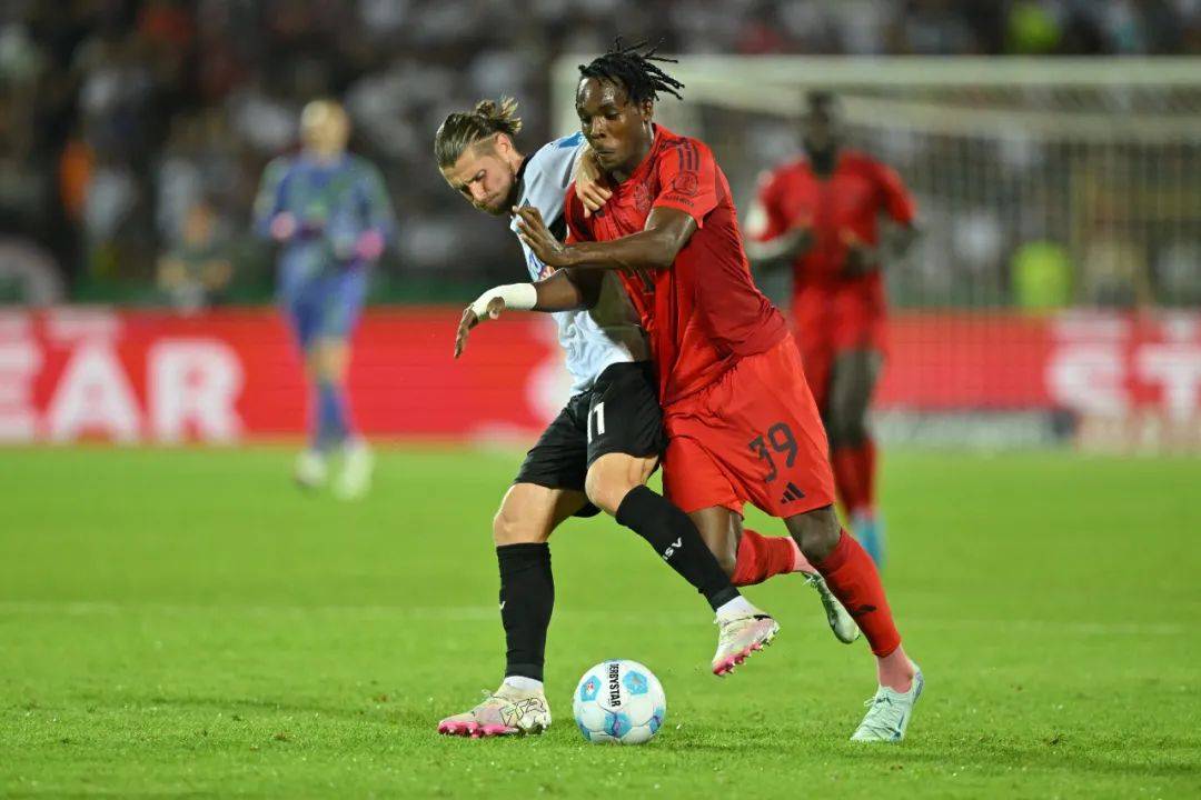 德国队大胜卢森堡,保持不败 德国队大胜卢森堡,保持不败