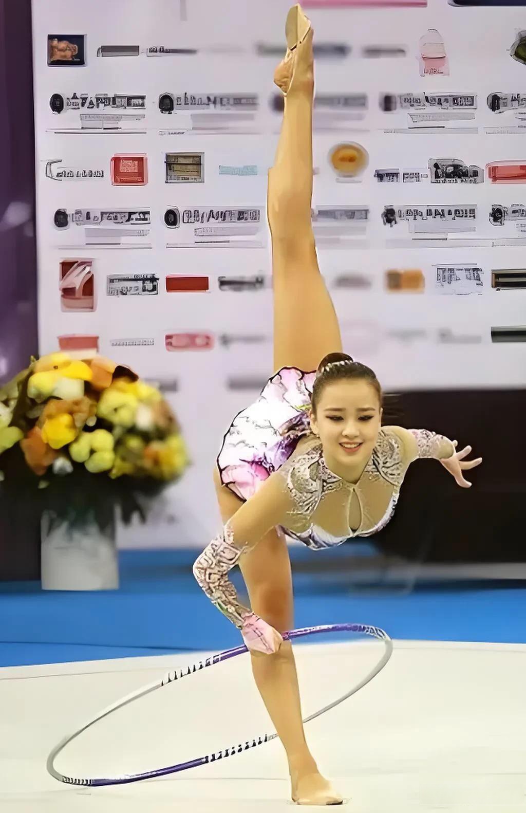 开云APP-法国体操选手优雅出场，铩羽而归