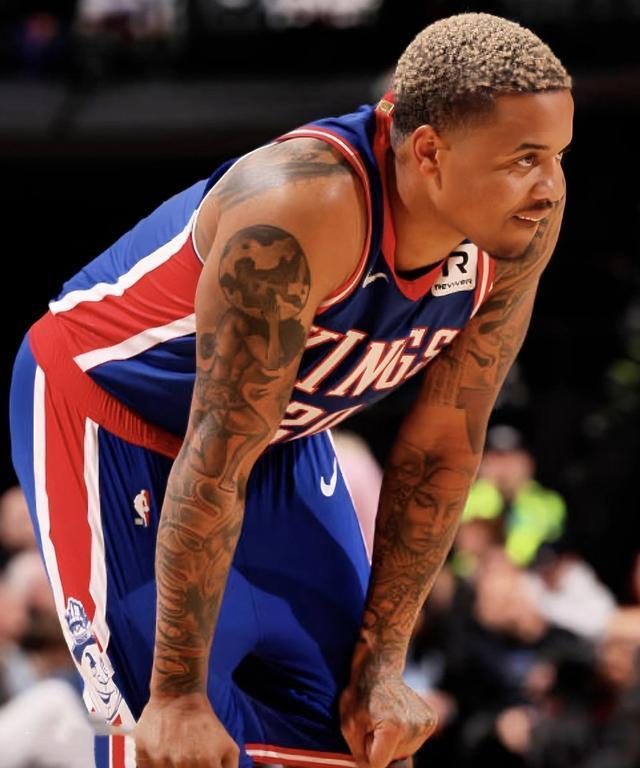 包含富尔茨赴马刺，球队后场实力再强的词条