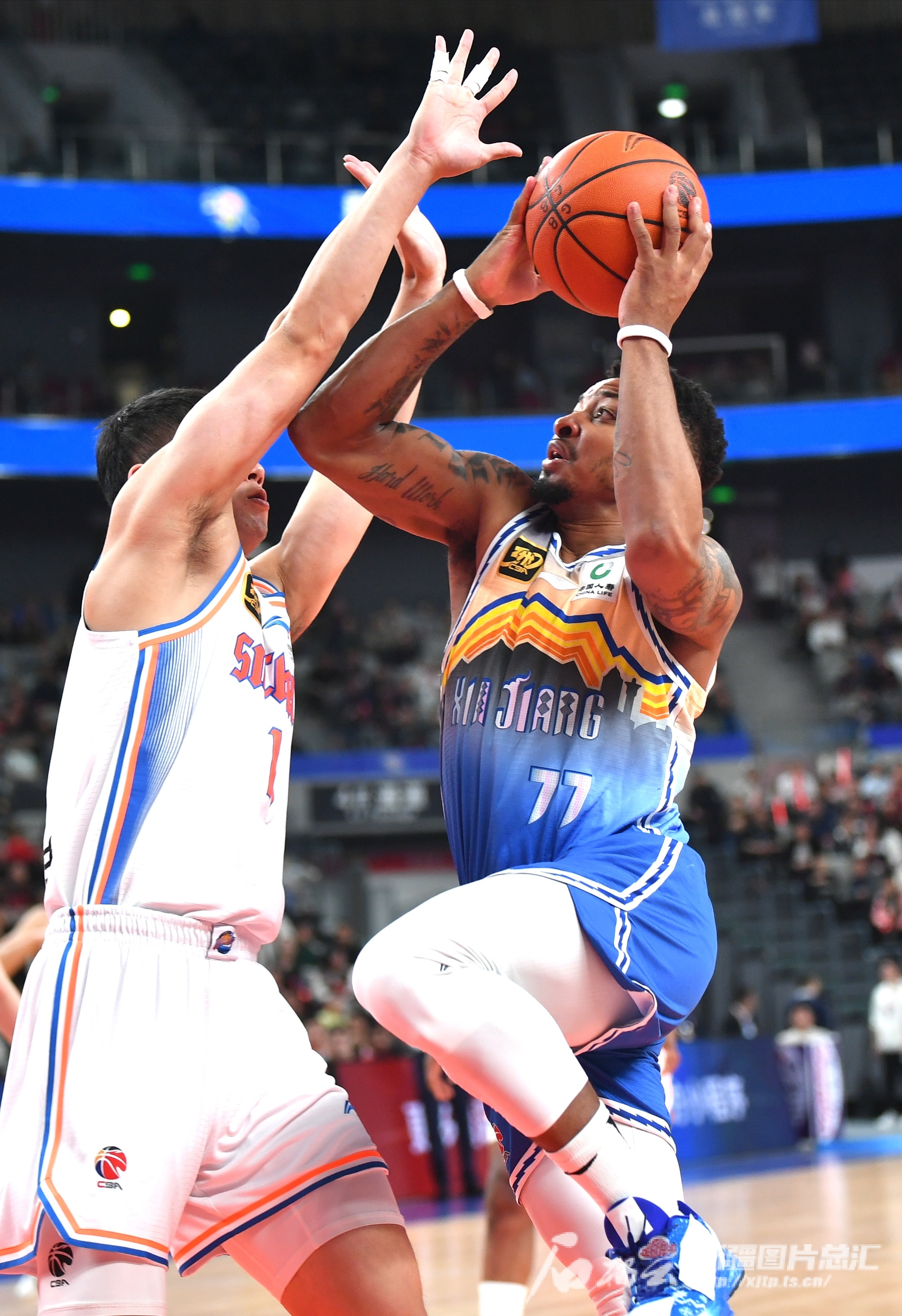 新疆男篮实力不减，多场胜利斩获信心