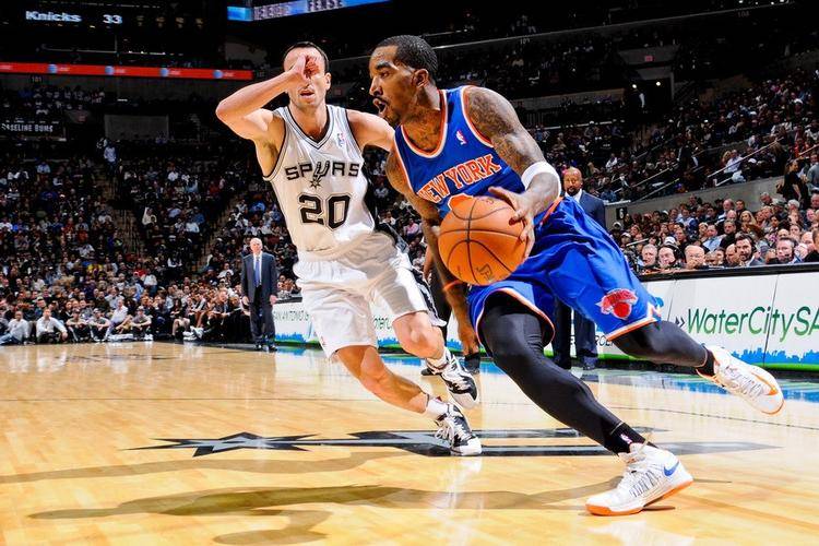 尼克斯擒马刺返家，范弗利特复出带领弟兄反扑