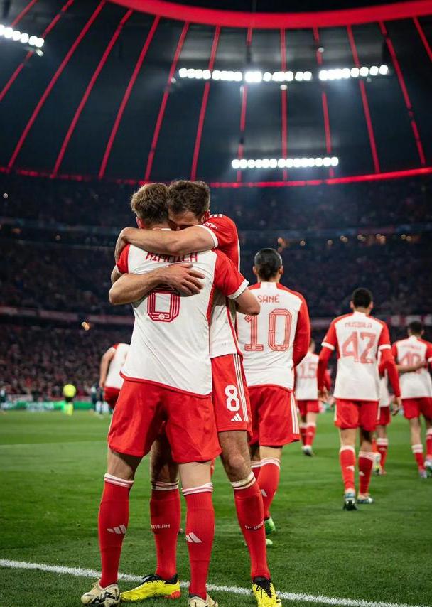 包含争夺各自荣耀！劲旅间展开激烈斗争的词条