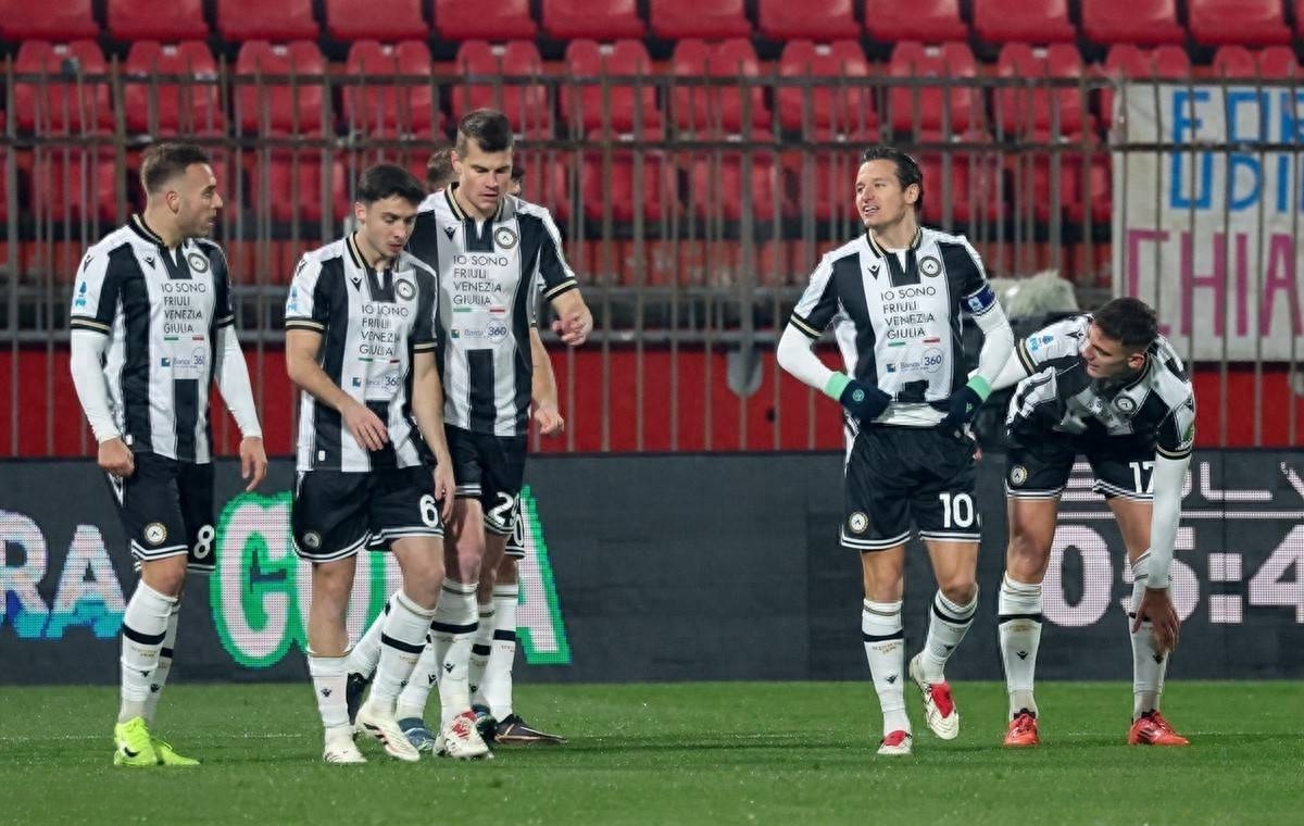 乌迪内斯未能取胜,球员状态低迷 乌迪内斯未能取胜,球员状态低迷