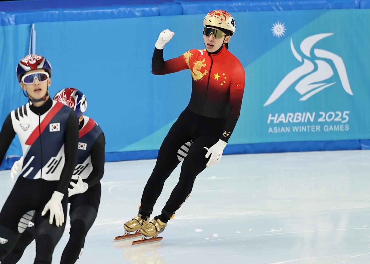 短道速滑男子个人赛韩国选手夺冠 短道速滑男子个人赛韩国选手夺冠