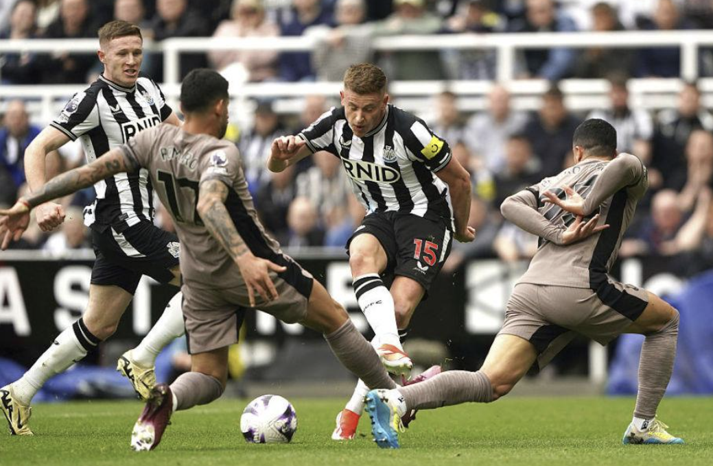 包含热刺客场遭遇惨败，球队状态不稳定的词条