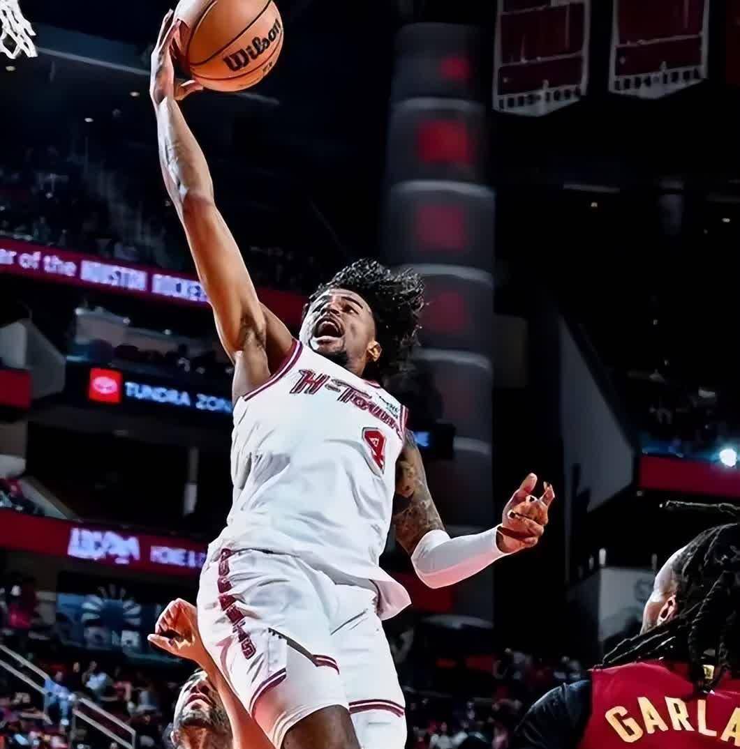 开云体育官网-包含火箭外线火力爆发，主帅赞赏球队团结一心的词条