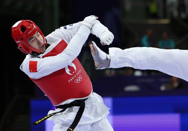 开云体育入口-跆拳道场上遇险，运动员突破自我胜利