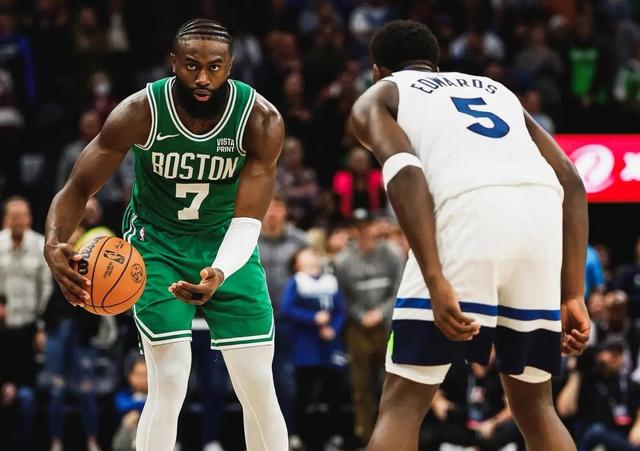 强强对话!国内外球队集结争夺冠军头衔 强强对话!国内外球队集结争夺冠军头衔