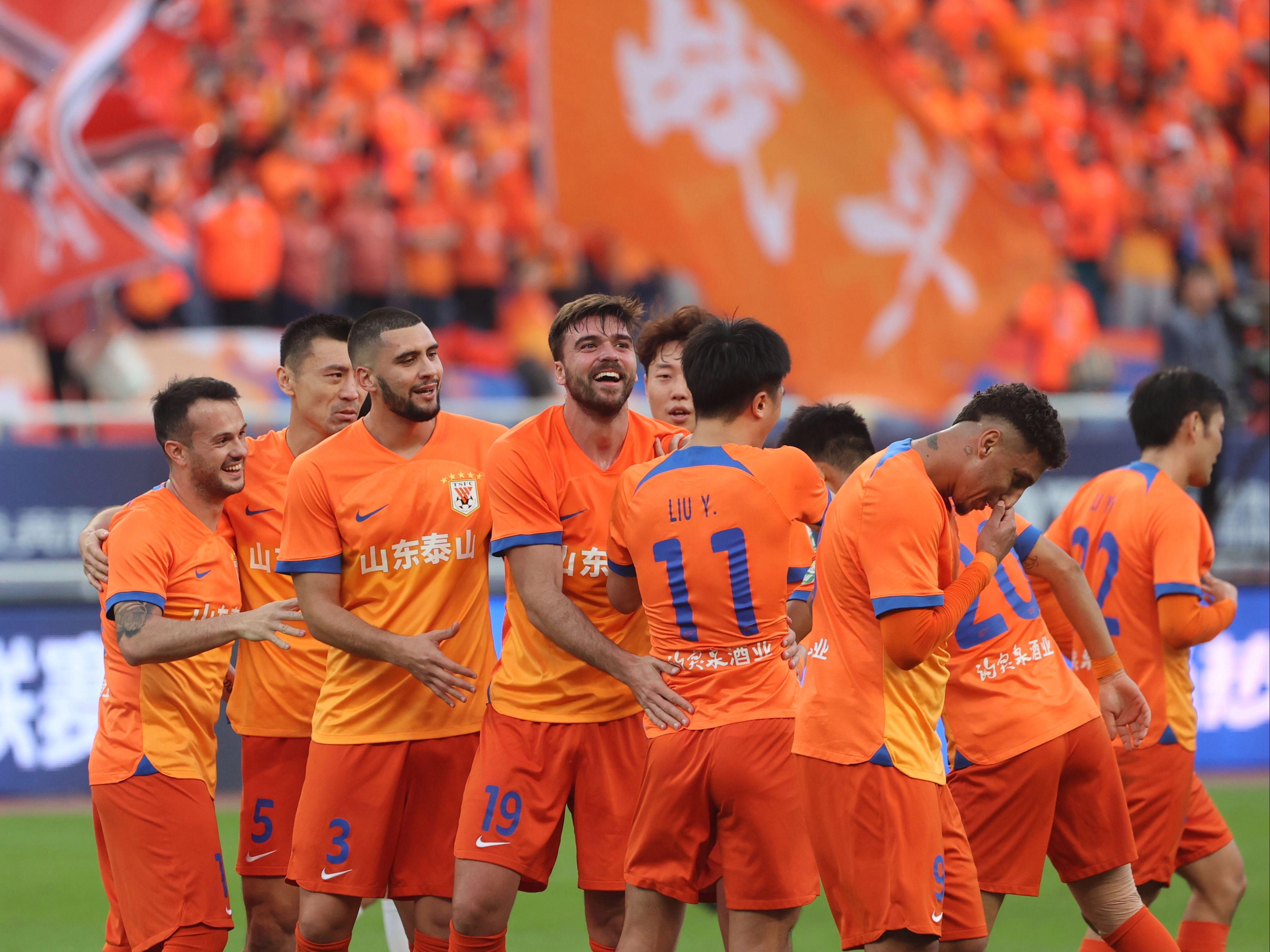 中超巨星齐聚一堂,展现巨大引爆力带来视觉盛宴 中超巨星齐聚一堂,展现巨大引爆力带来视觉盛宴