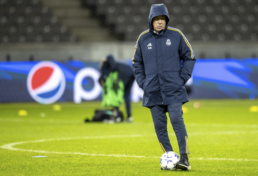 皇马球队备战欧冠比赛，目标突破