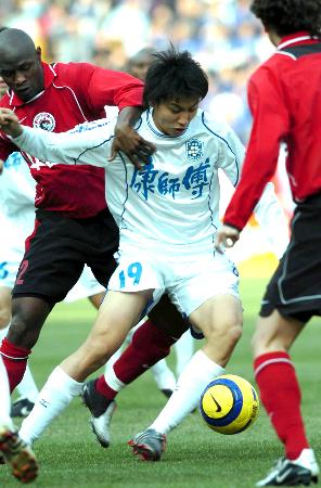 天津泰达客场战胜对手,豪取三分 天津泰达客场战胜对手,豪取三分