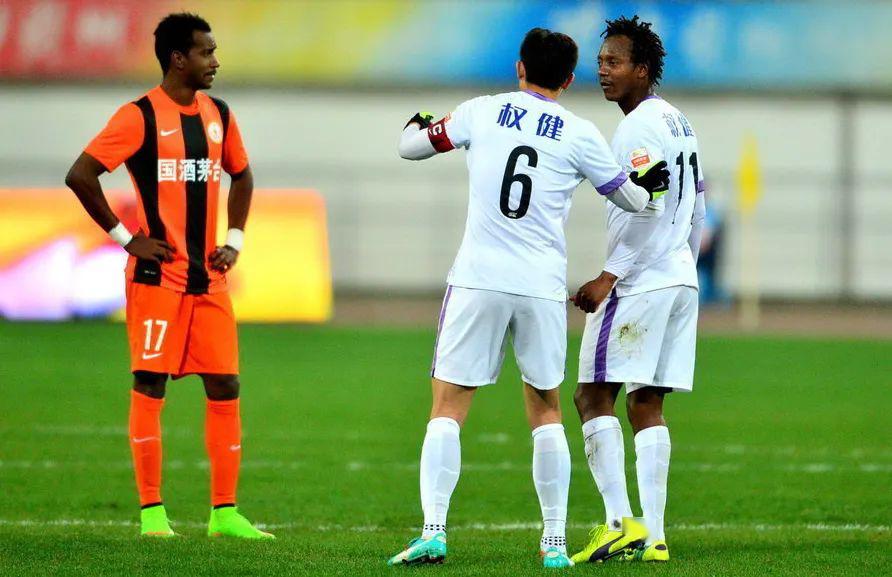 天津泰达客场战胜对手,豪取三分 天津泰达客场战胜对手,豪取三分