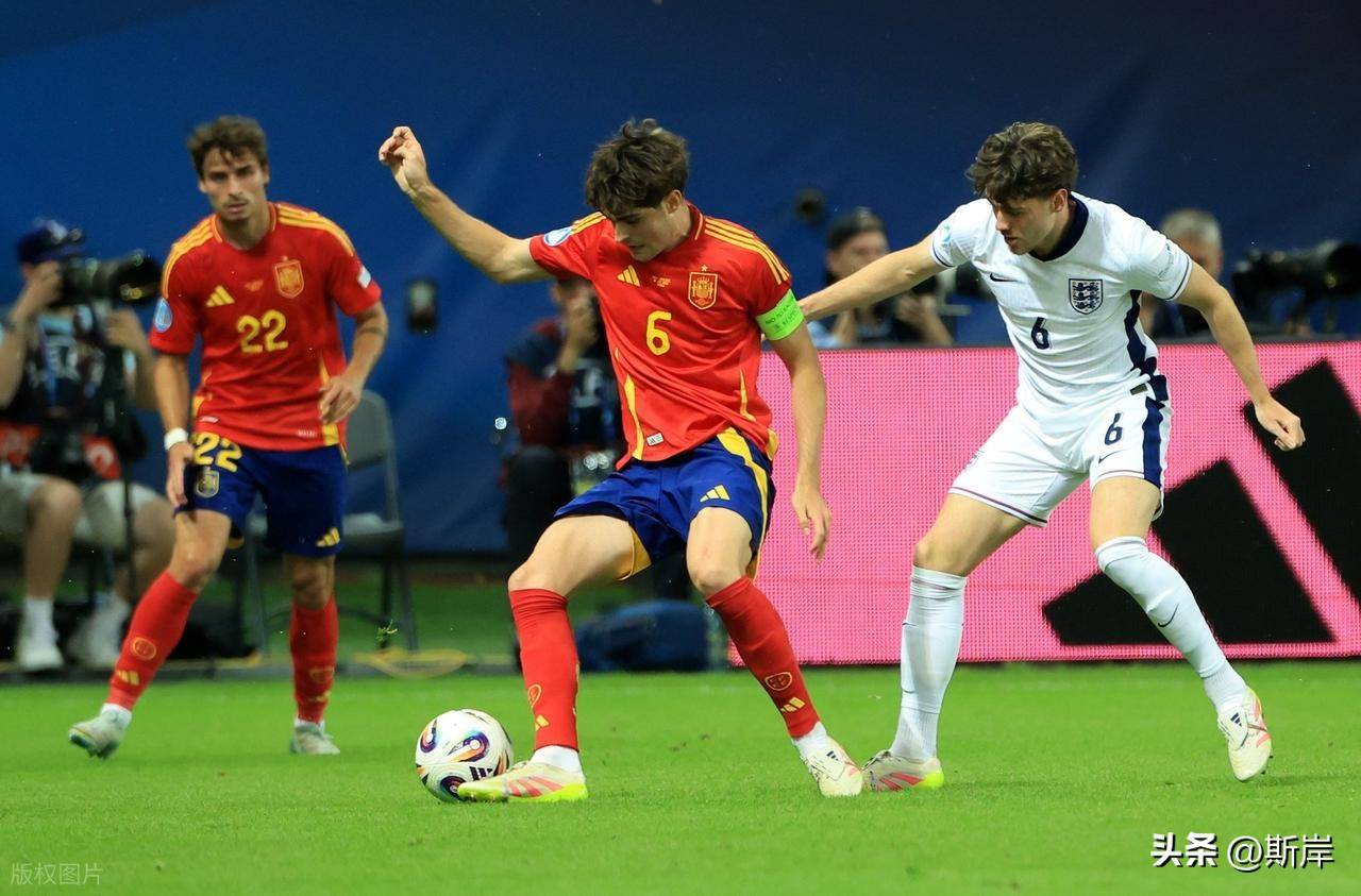 西班牙队在半决赛中获得胜利 西班牙队在半决赛中获得胜利