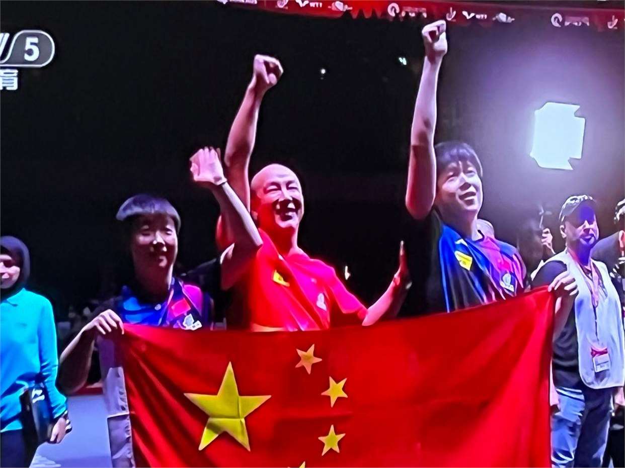 激情比赛中球员全力以赴,为胜利拼搏 激情比赛中球员全力以赴,为胜利拼搏