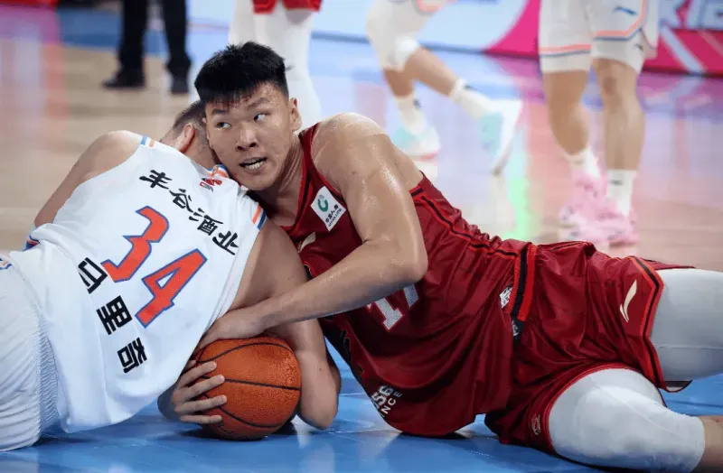 开云体育平台APP-CBA比赛精彩瞬间引发球迷狂热的简单介绍