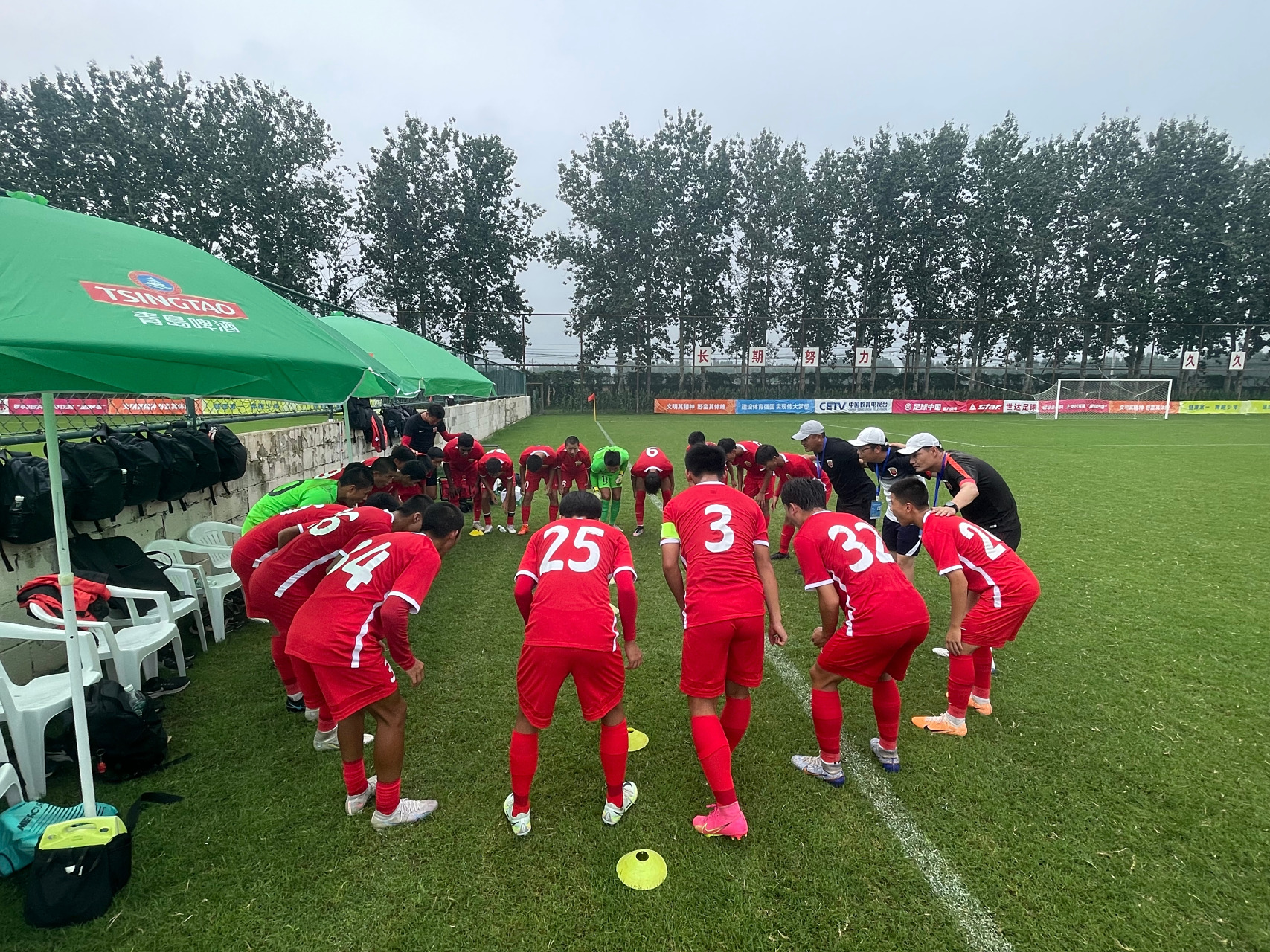 国内足球联赛的较量吸引观众眼球的简单介绍 国内足球联赛的较量吸引观众眼球的简单介绍