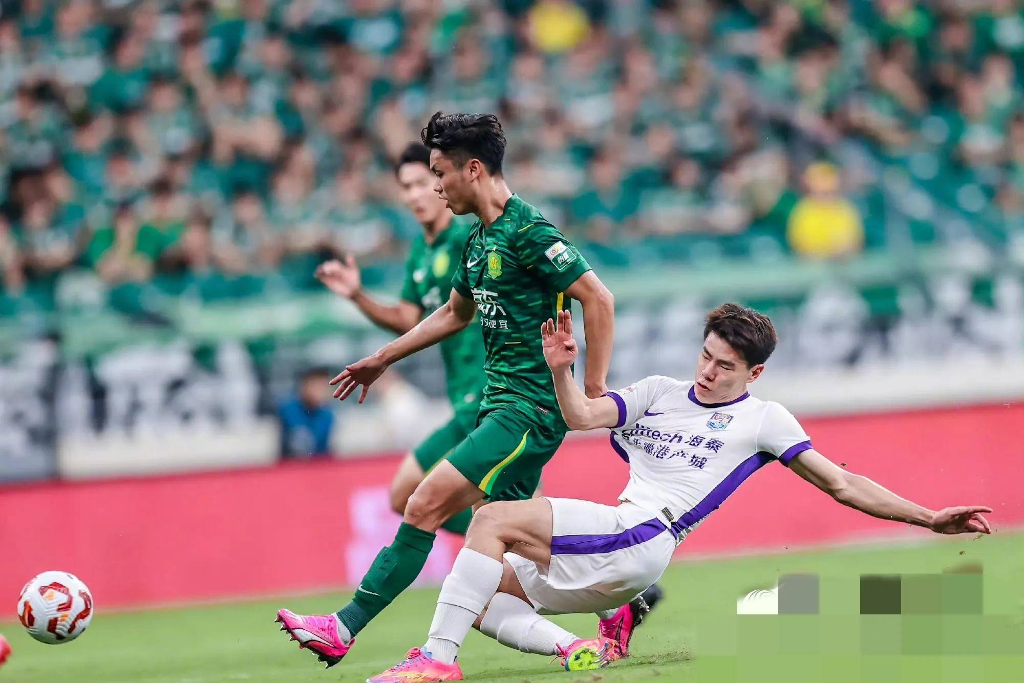 球员在比赛中展现出了高超的技战术水准