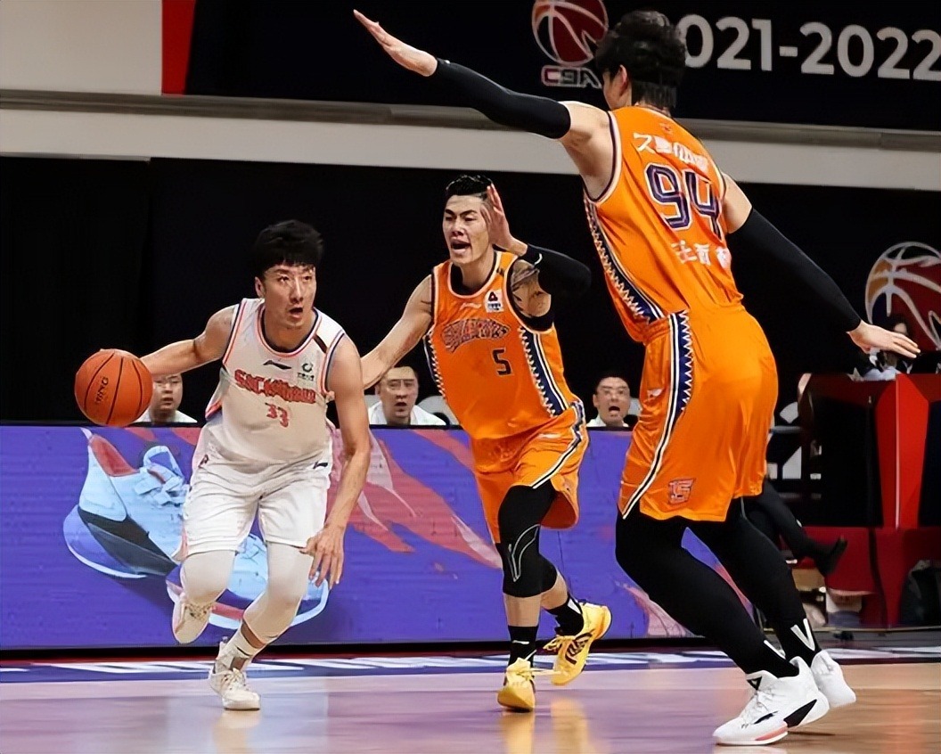 上海队大胜，球员状态回暖，备战下一场比赛的简单介绍