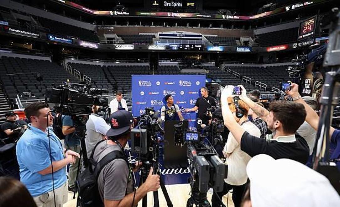 NBA季后赛即将开始，球队备战气氛浓厚