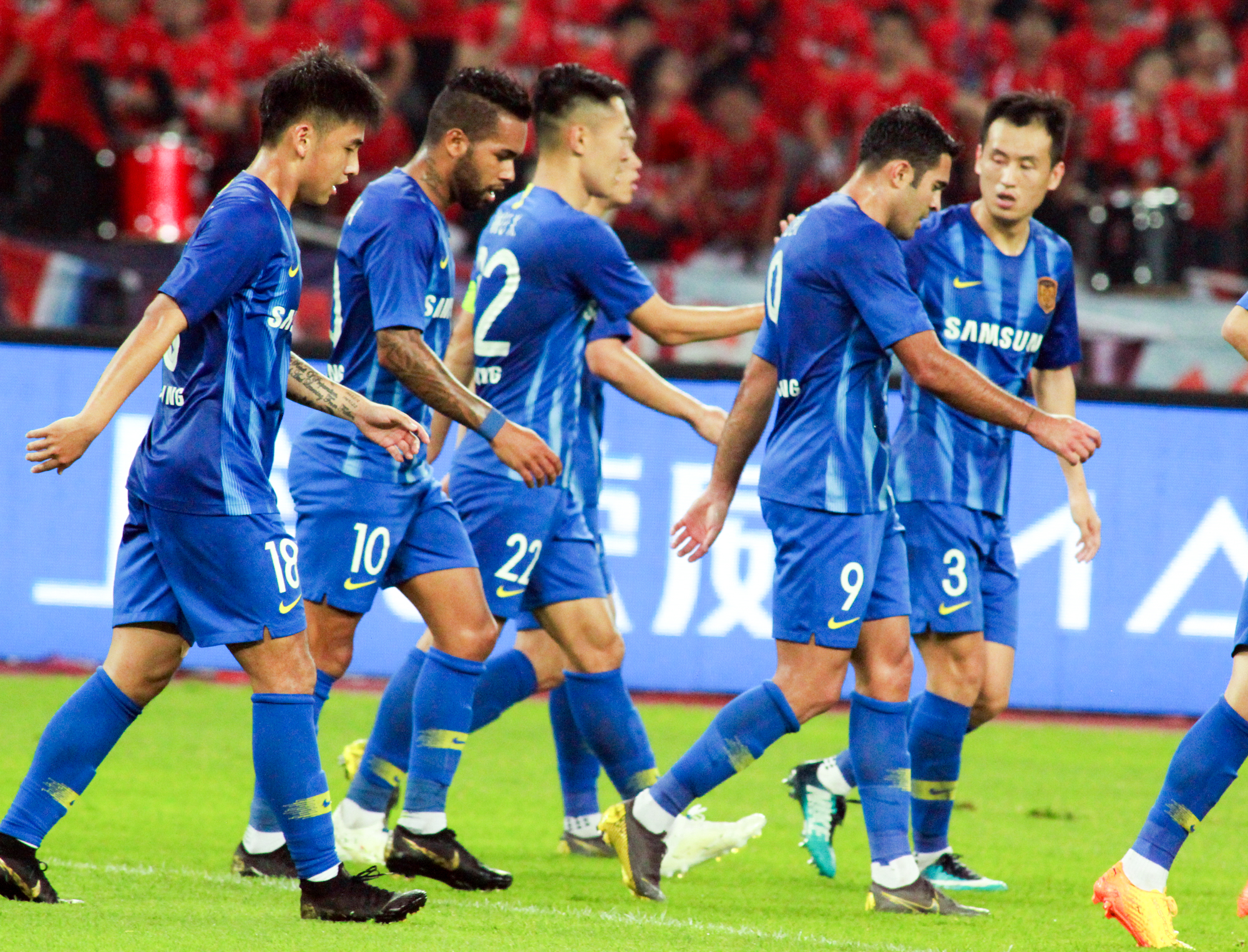 开云体育-苏宁客场遭遇瓶颈，连续三场未尝胜绩